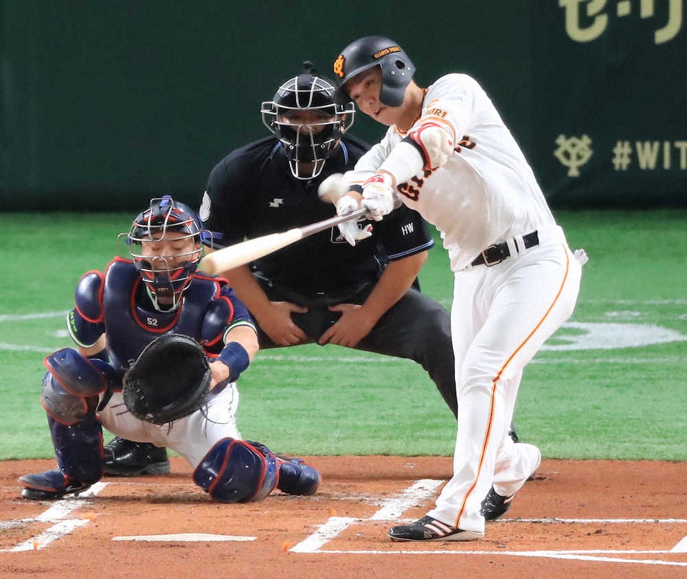 巨人・坂本　31歳10カ月で2000安打、48年ぶり張本超え　史上2番目の若さで到達