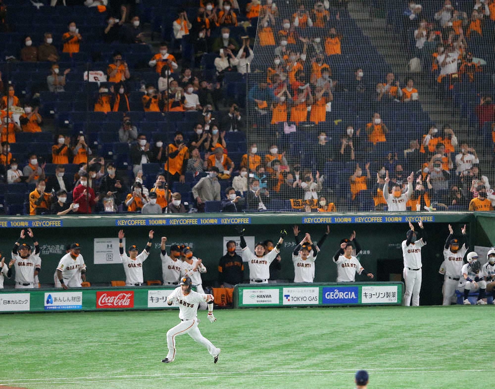 【画像・写真】巨人・坂本　31歳10カ月で2000安打、48年ぶり張本超え　史上2番目の若さで到達