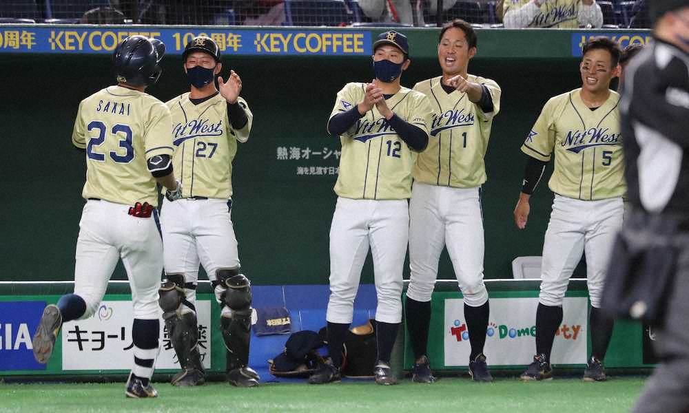 NTT西日本8強進出、本塁打攻勢で逆転勝ち　ルーキー藤井が3安打3打点