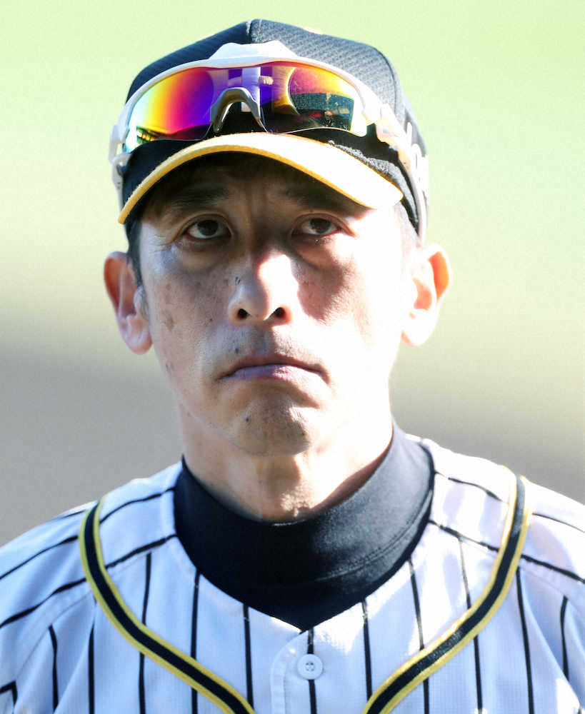 阪神・矢野監督が新人合同自主トレを視察「早くユニホームを着てプレーする姿を」