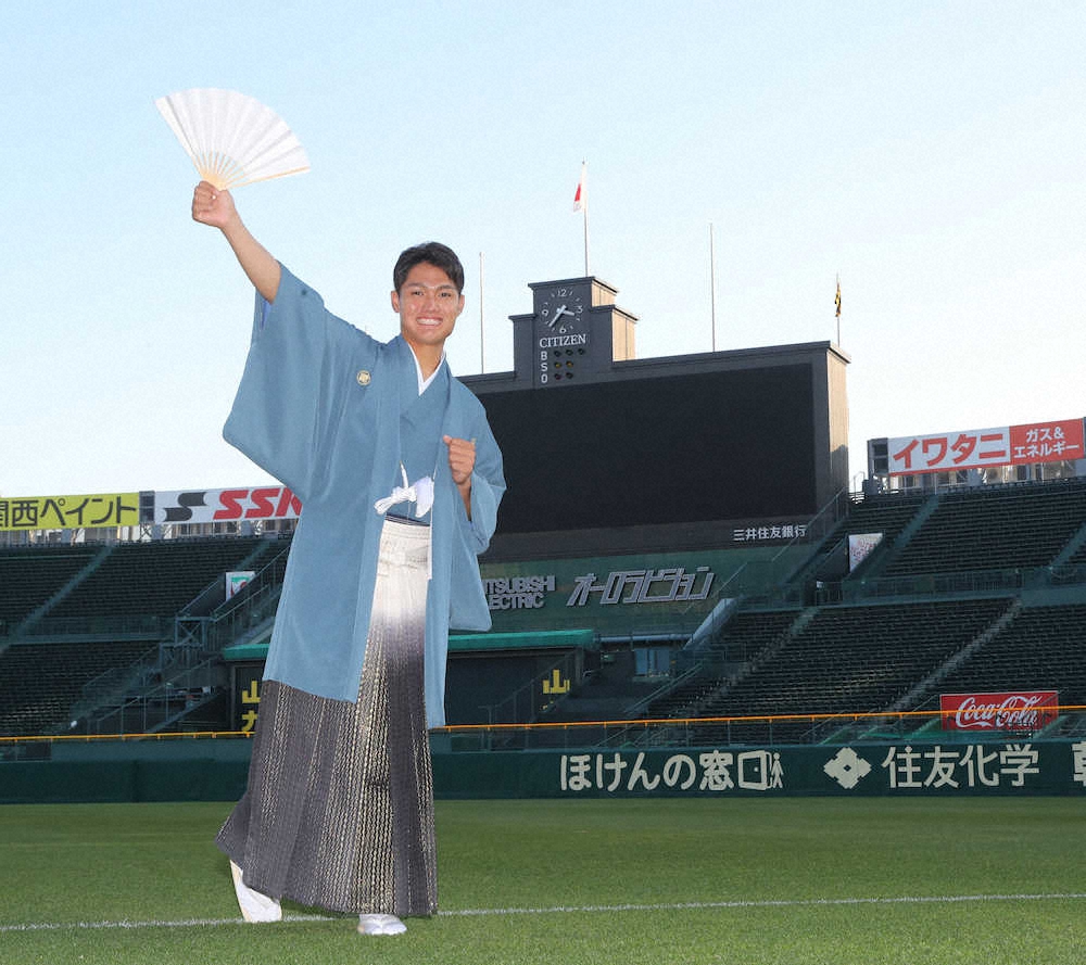 阪神・西純　2年目は「1試合でも多く1軍で投げられるように」、“新春の顔”PRポスターに抜てき