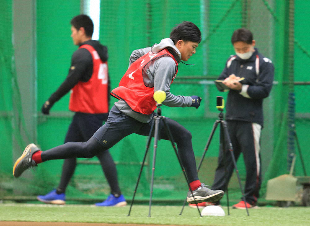 楽天ドラ1・早川　10メートルダッシュで小深田超えた