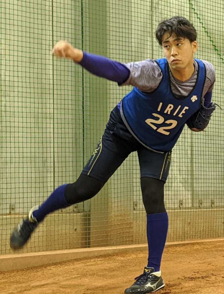 DeNA新人合同自主トレ打ち上げ　入江、野球＆ギャグに“全力投球”