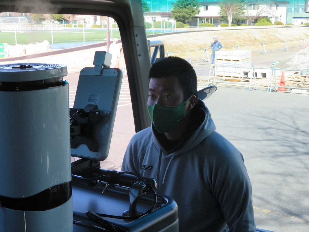 亜大野球部　コロナ感染予防対策バス“発進”