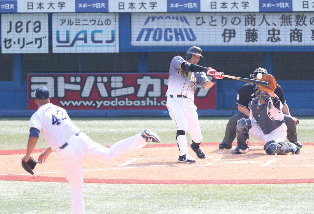 【内田雅也の追球】「ノースリー」快打の価値　緊張感と集中力を高めた糸井の二塁打、佐藤輝の本塁打