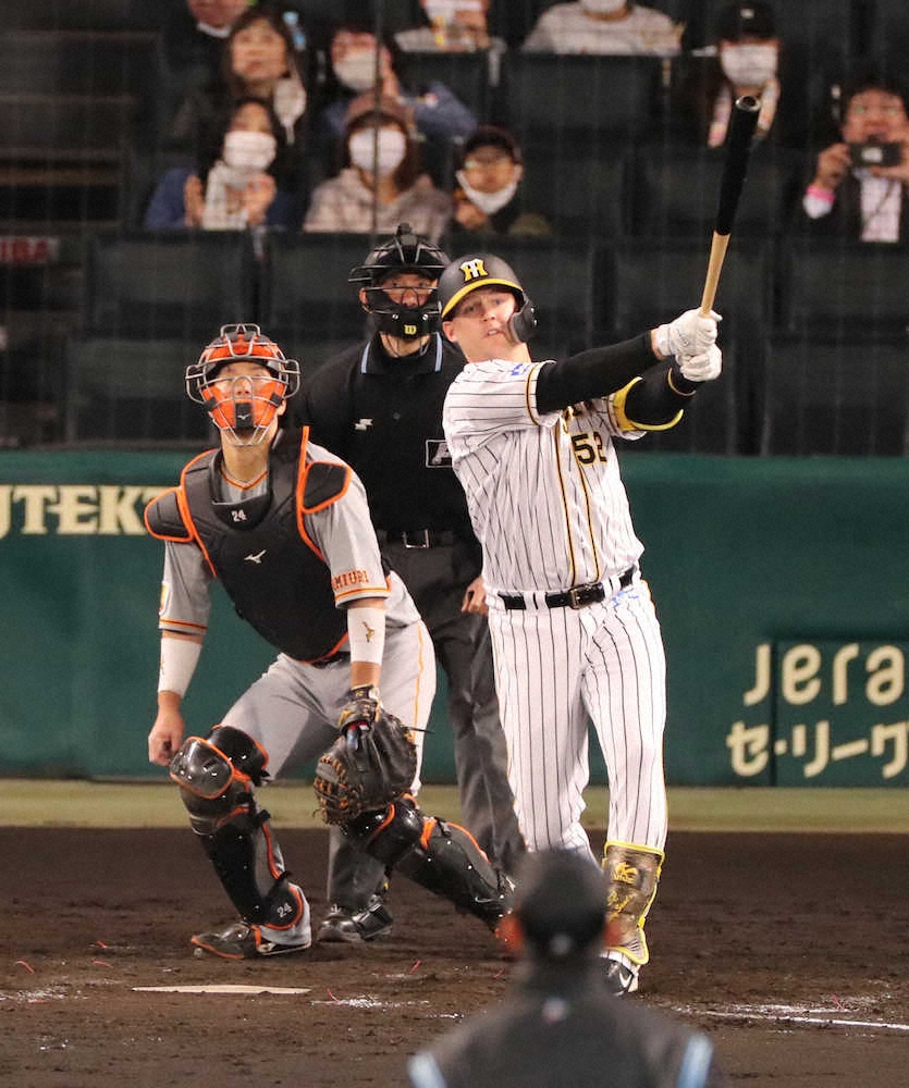 一発を目で楽しむ時代だ　今季から本塁打のデータ表示される甲子園で阪神・サンズが「開店1号」