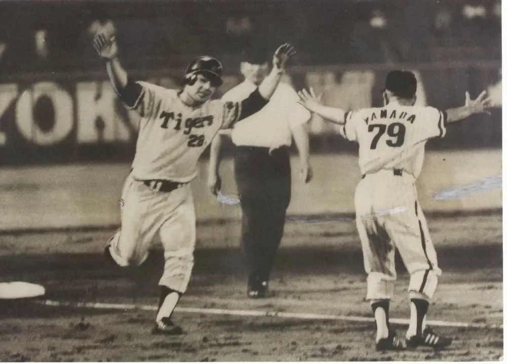1973年8月30日。甲子園での中日戦で延長11回までノーヒットノーランンの江夏豊はその裏にサヨナラ本塁打を放ち、阪神が1ー0で勝利