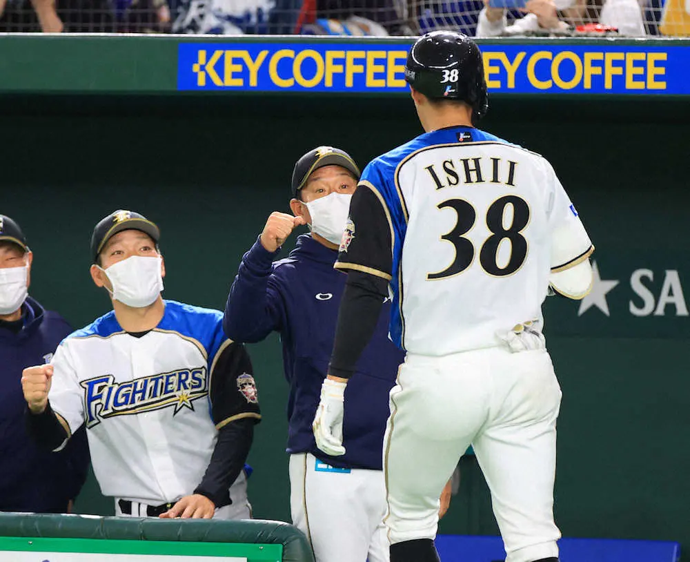 【隠しマイク】日本ハム・栗山監督　17日まで2本塁打に「日本ハム対辰己で負けているよな」