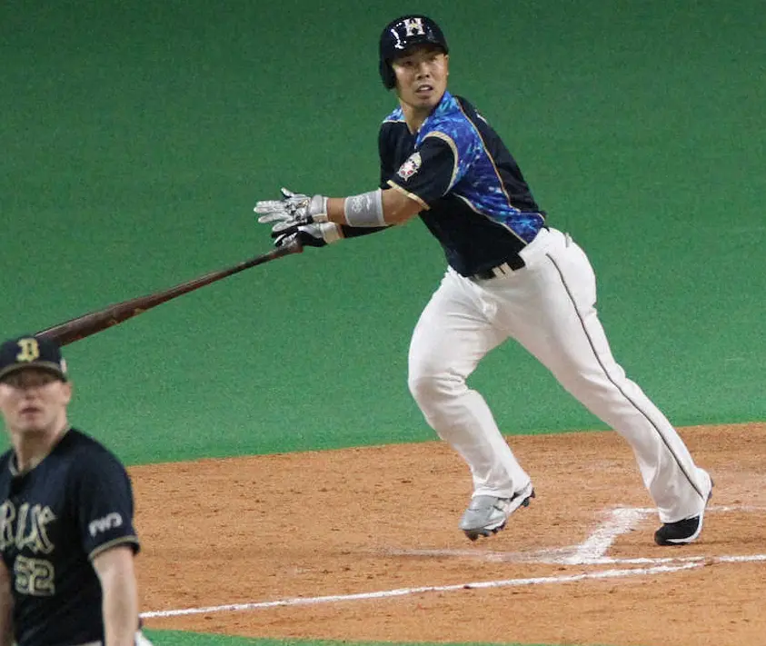 日本ハム・近藤　初の4番弾「まさか本塁打になるとは」チームトップ4号でドローに持ち込む