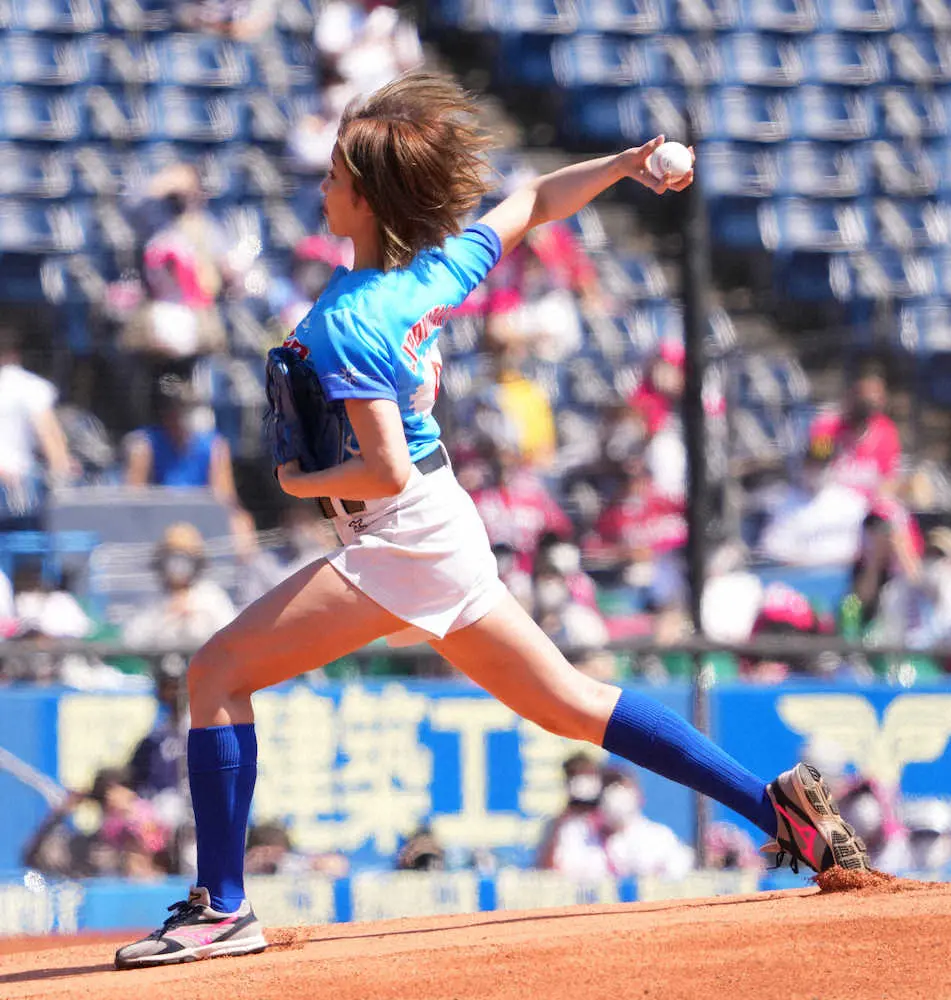 【隠しマイク】楽天・石井監督　始球式に登板した稲村亜美へ「主戦場がプロ野球だと思うので」