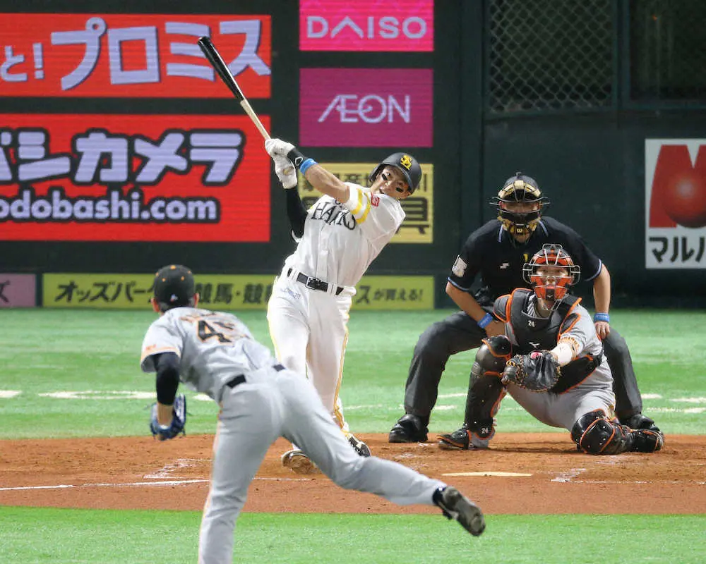 【画像・写真】ソフトバンク・柳田＆栗原　今季初アベック弾、工藤監督もゴキゲン