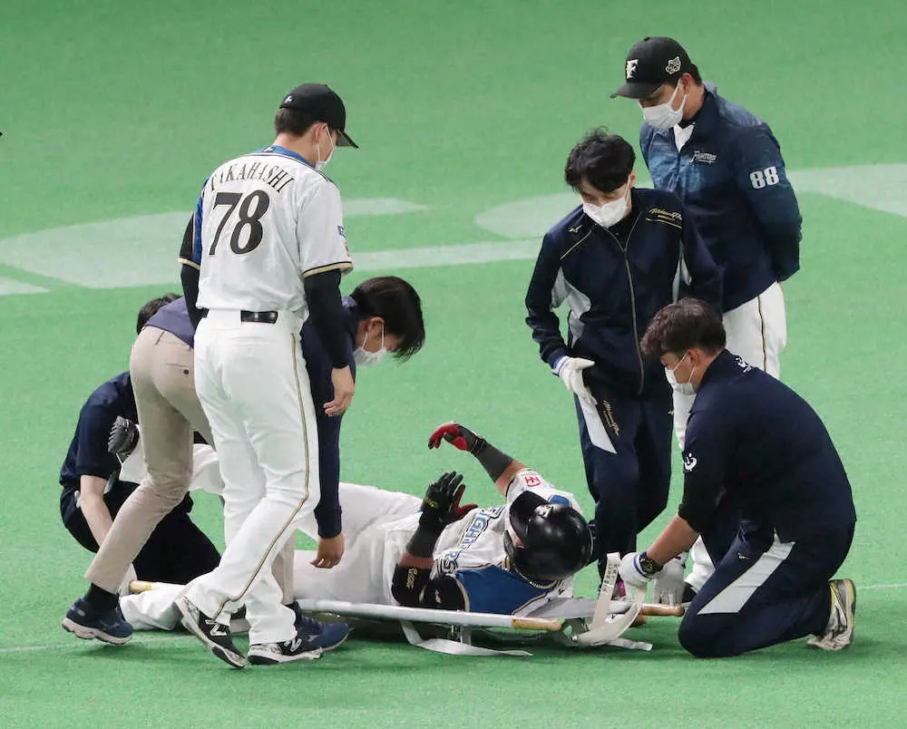 日本ハム・中田　急性腰痛で試合復帰まで3週間　8日阪神戦で負傷交代