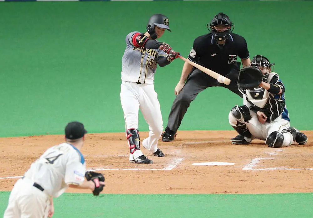 勝負強さの阪神・中野　5回に均衡を破る先制適時打　11個目の盗塁も決める