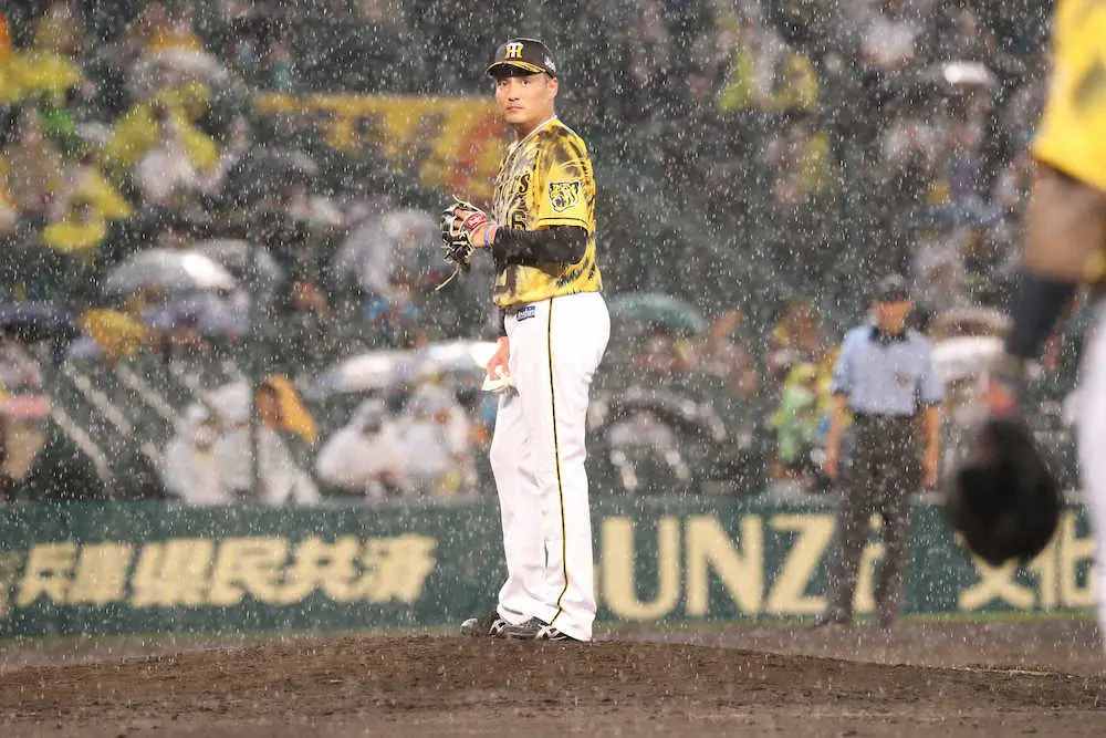 阪神　首位攻防初戦は雨天コールド勝ち　3点優勢の7回に雨脚強まり中断、その後終了