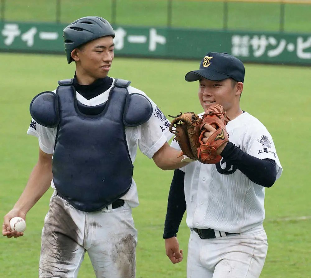 木内先輩譲りのマジック!土浦一6点差逆転勝ちで初戦突破　天国の名将に憧れる背番20・鶴町が投打で奮闘