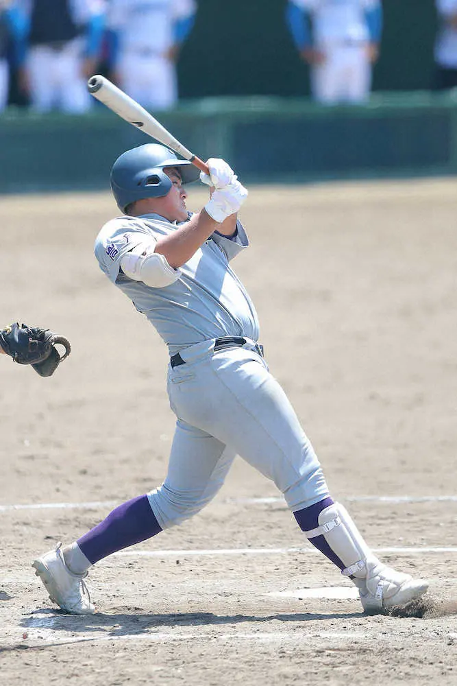 花巻東、佐々木監督長男・麟太郎　夏初陣タイムリー　体重118キロの大型内野手