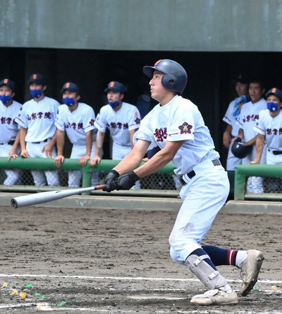 山梨学院の1年生4番・高橋海翔が躍動　「山梨のデスパイネ」をお手本に公式戦初アーチ