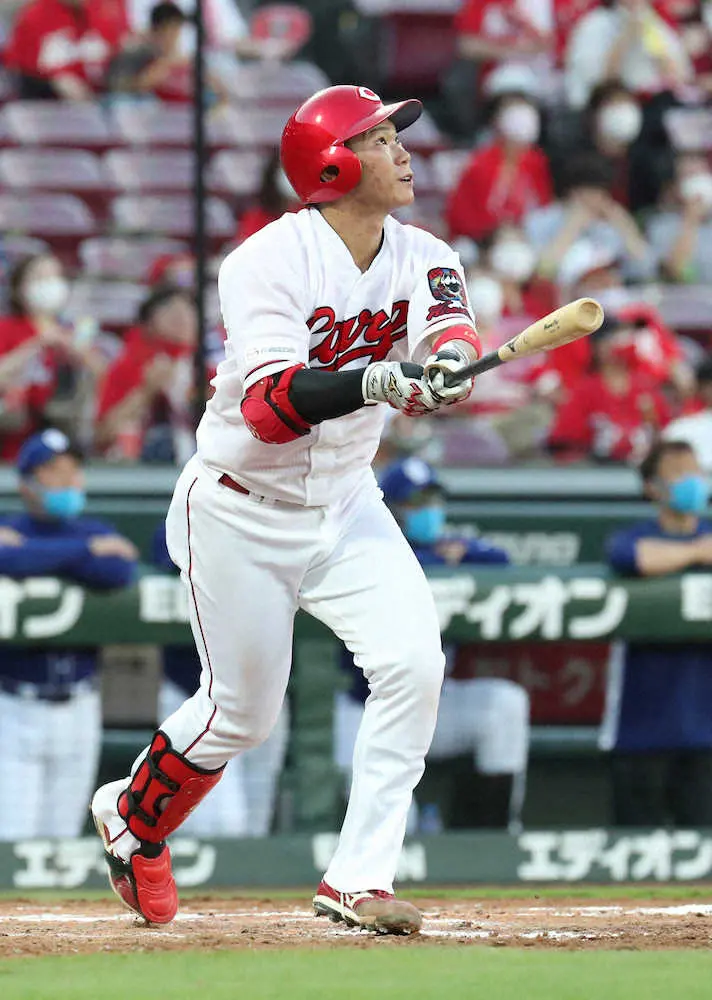 広島・坂倉　5年目で初の規定打席到達に意欲　一塁手と併用方針も「捕手での出場試合増やしたい」