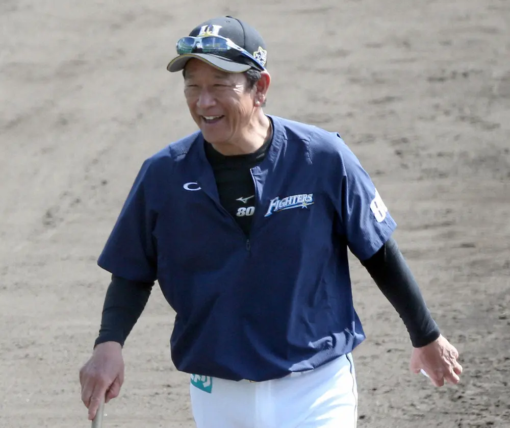 日本ハム・栗山監督　ソフトボール開幕勝利に刺激「みんなスイングが凄かった」