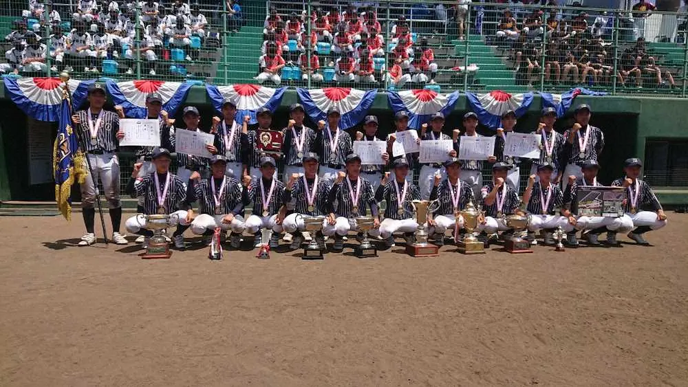 中学硬式野球・ポニーリーグの全日本選手権大会で2連覇を果たした江東ライオンズ