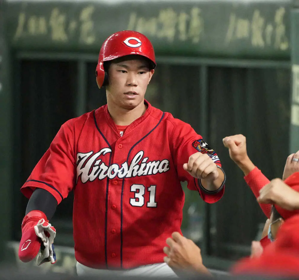 広島・坂倉　連続試合安打「12」でストップも打率トップ　守備では自身初となる1イニング2度の盗塁阻止