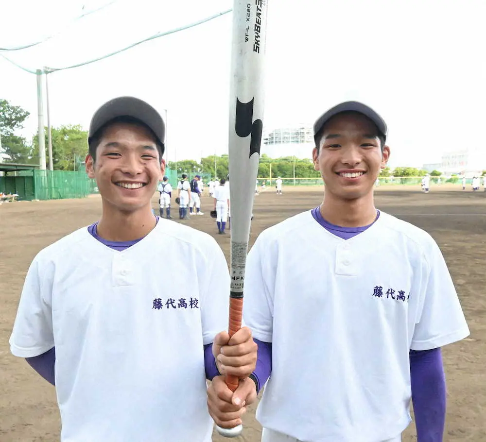 12年間一緒にプレーしてきた橿渕兄弟の兄・勇太（左）と弟・翔太