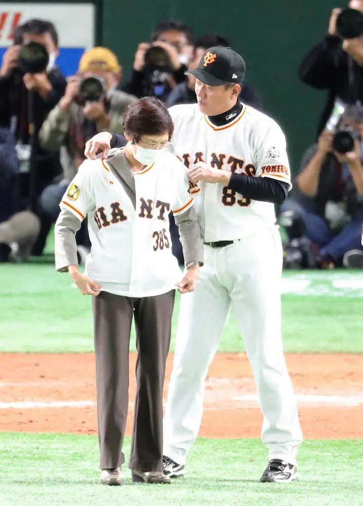 巨人“伝説のウグイス嬢”山中美和子さんが勇退　原監督も感慨深げ「45年間本当に感謝」