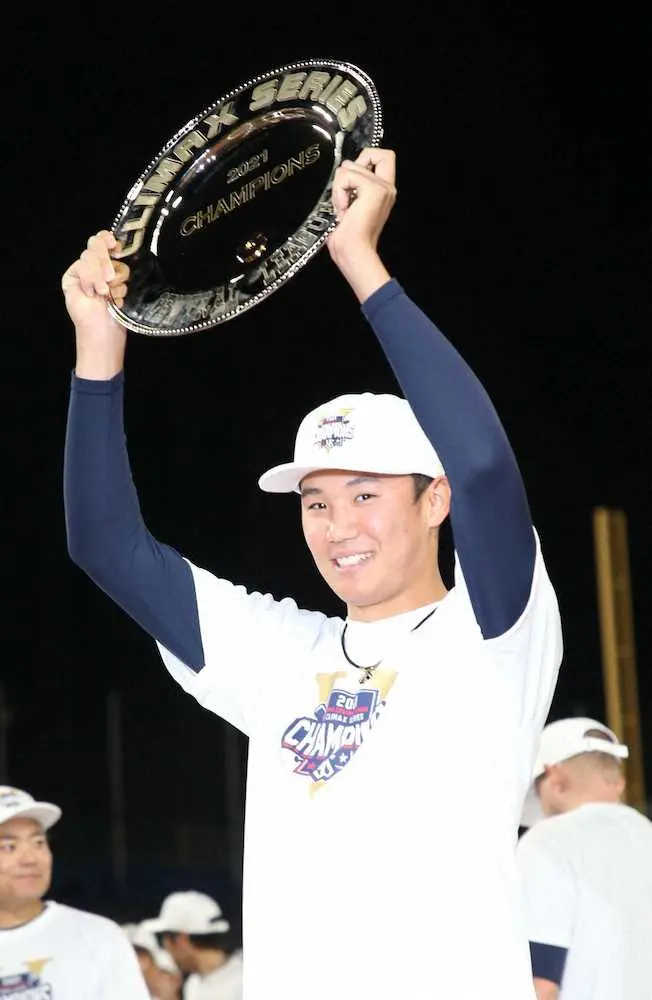 ヤクルト・奥川　史上最年少MVP！CS初戦で完封劇、20歳6カ月が日本シリーズへ勢いつけた