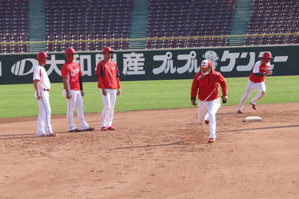 広島　逆襲へ3連覇布陣!河田ヘッドが三塁コーチ兼務＆東出野手総合コーチで「つなぎの野球」再構築