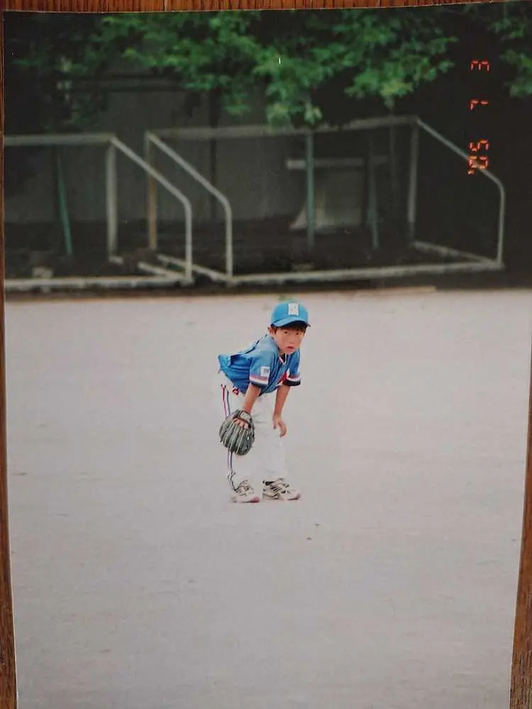 6歳時。「屈巣ニュースターズ」で野球を始めた桐敷（父・徹さん提供）