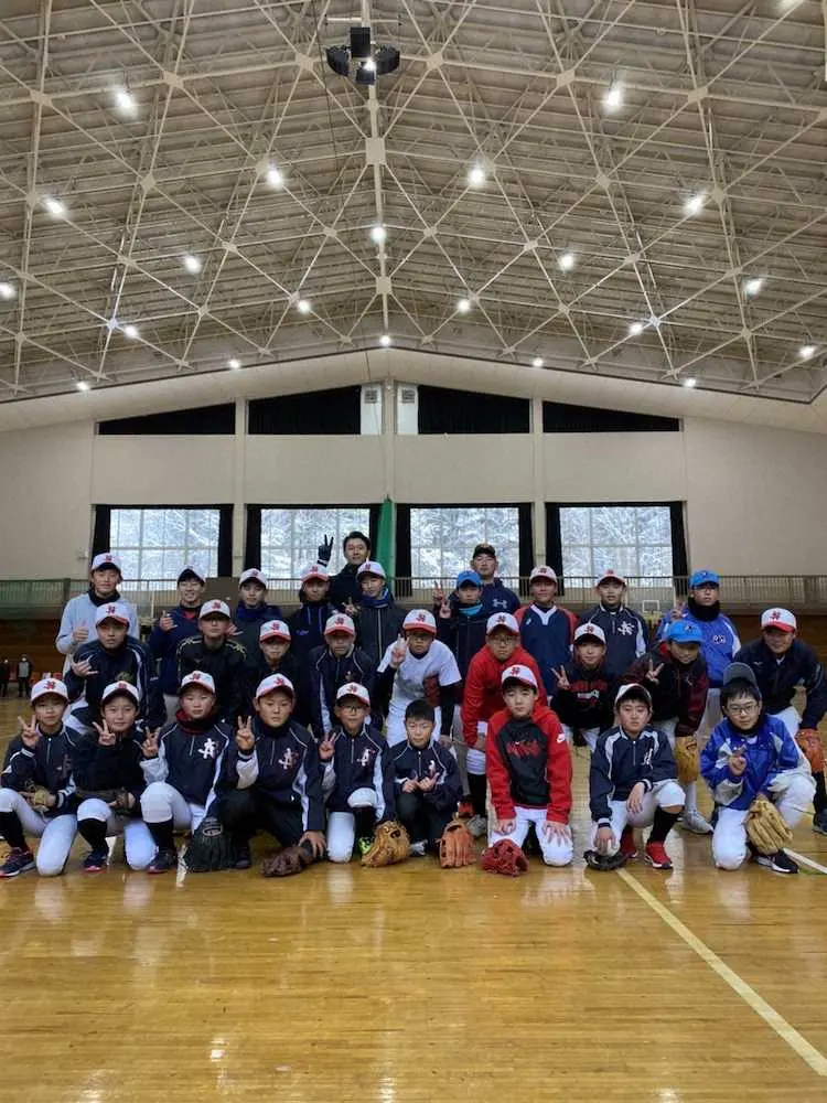 巨人・矢貫3軍投手コーチが地元の野球振興に尽力　大雪の福島県西郷村で野球教室