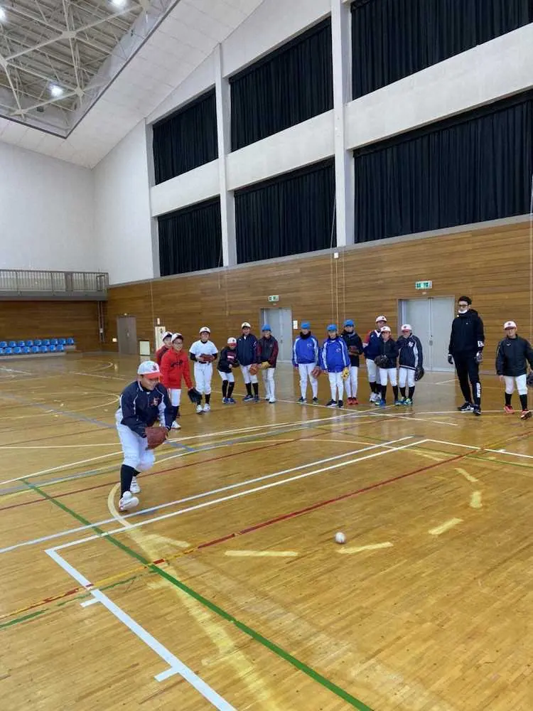巨人・矢貫3軍投手コーチが地元の福島県西郷村で開催した野球教室※写真撮影時以外はマスク着用
