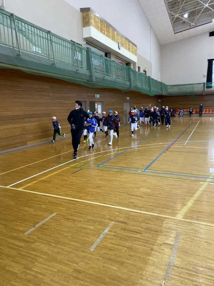 巨人・矢貫3軍投手コーチが地元の福島県西郷村で開催した野球教室※写真撮影時以外はマスク着用