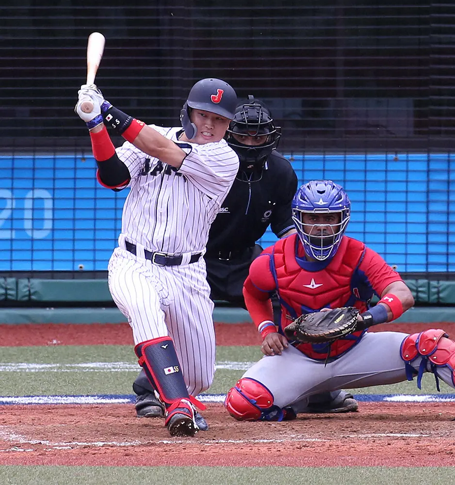 きのうの友はきょうの敵？ヤクルト村上、金メダルの感動分かち合ったDeNA山崎に五輪中の行動暴露される