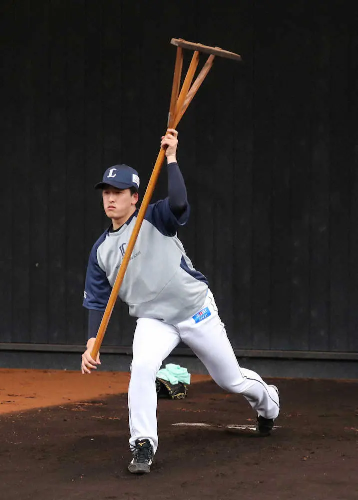 西武ドラ1隅田　「トンボ」を「マサカリ」のように使って練習「腰を縦に回したいというのが目的」