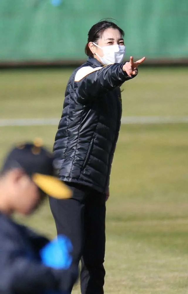 阪神　安芸Cの練習メニューにピラティスを導入　講師・市川いずみ氏「少しでも野球に役立つ感覚を」
