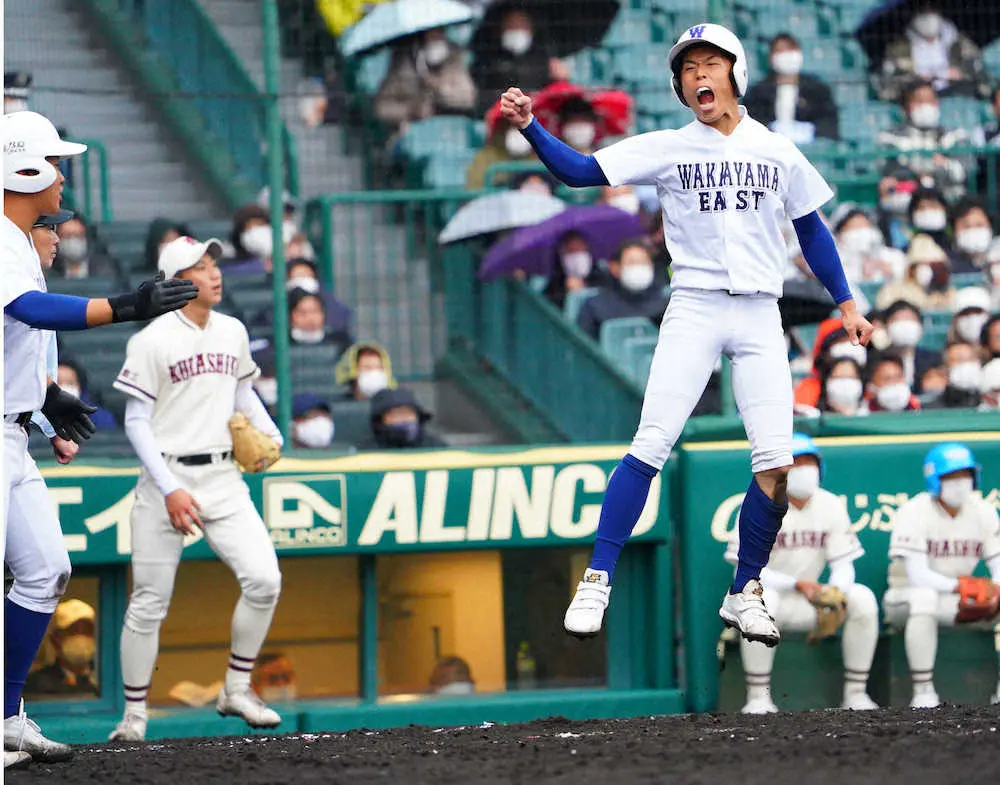 和歌山東　延長史上最多の7点！ど派手に咲いた初陣1勝　聖地で花開いた“魂の野球”