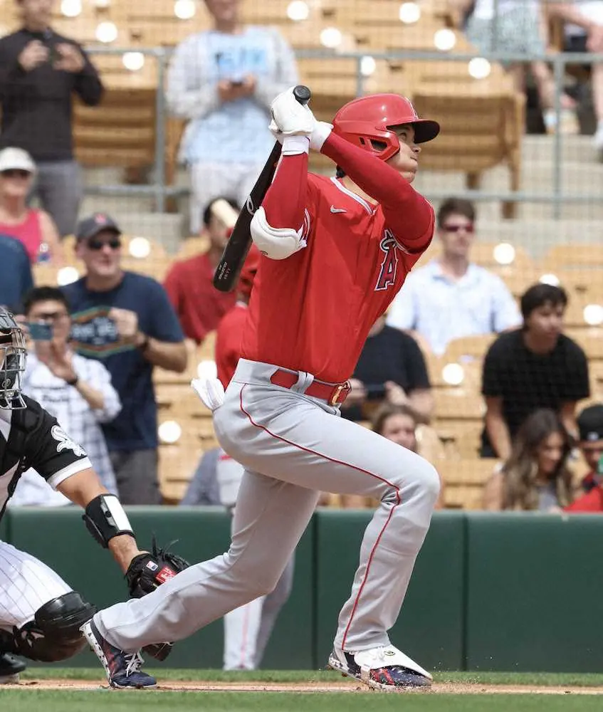 エンゼルス・大谷　22年初アーチは衝撃の初球先頭打者弾「いつ始まってもいいように準備はしてきた」