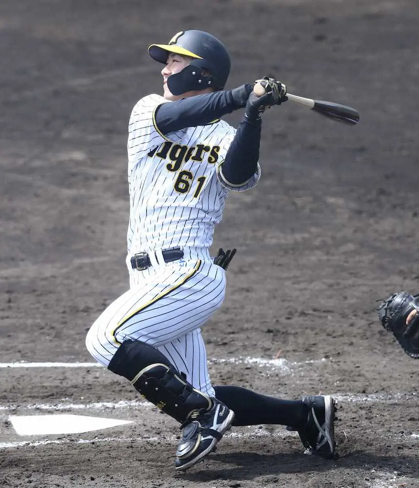 阪神・豊田がプロ初安打を“プロ1号”で！ソフト・大竹の直球を左翼へ運ぶ