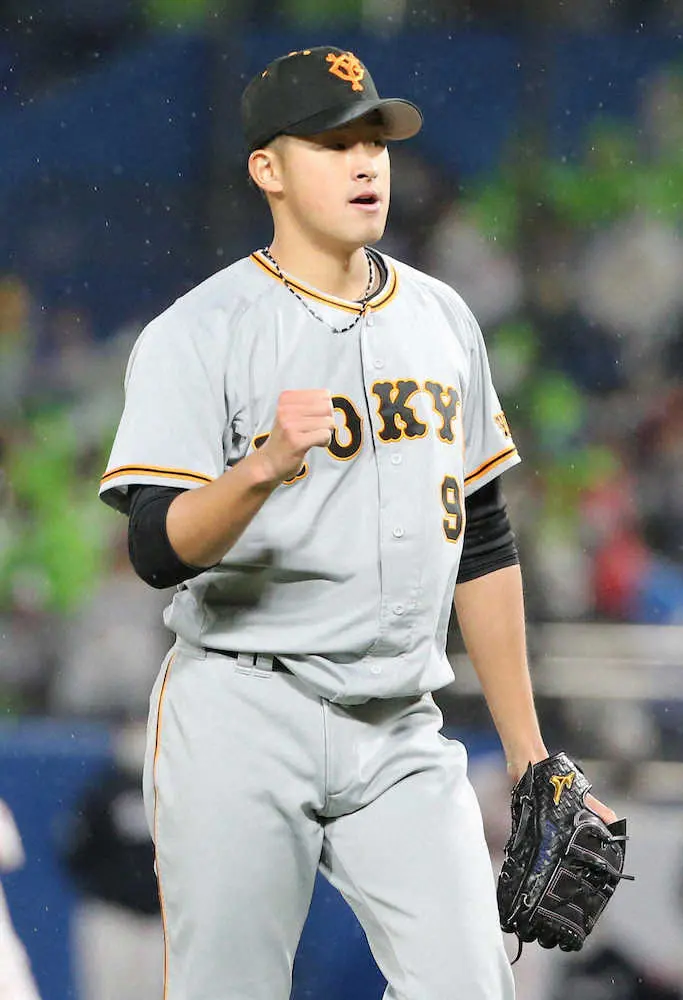 巨人・堀田　プロ初登板初先発初勝利なるか　日本一ヤクルト打線を6回零封して降板　5回で4併殺