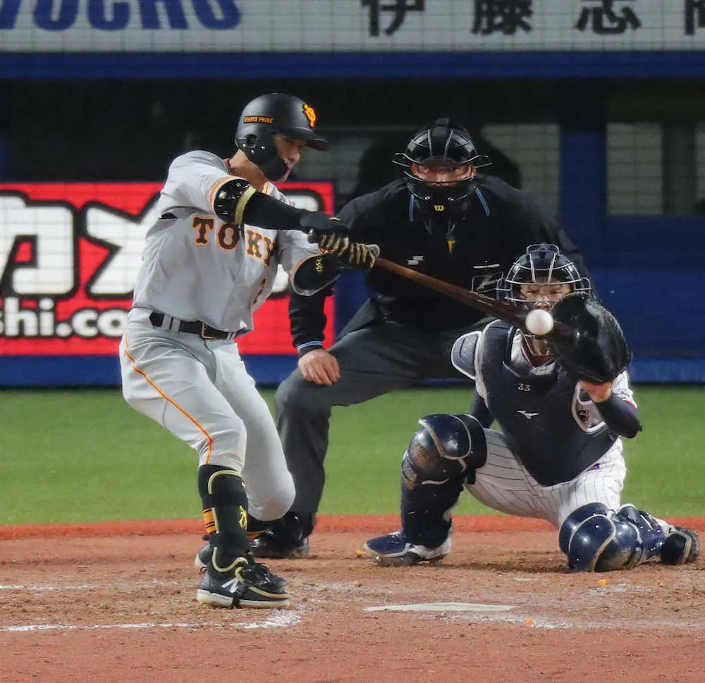 巨人・吉川が今季初打点！　9回に貴重な追加点となるタイムリー