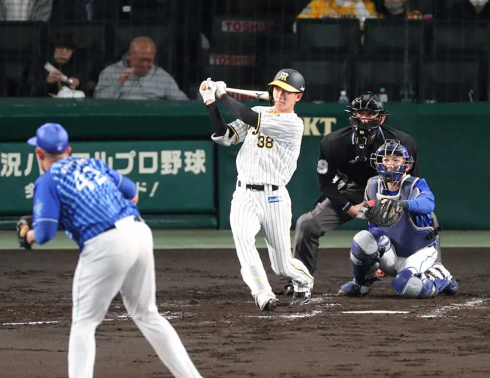 阪神・小幡が今季初スタメンで快音二塁打「気持ちが高ぶっていて。今日は絶対やってやろうと」