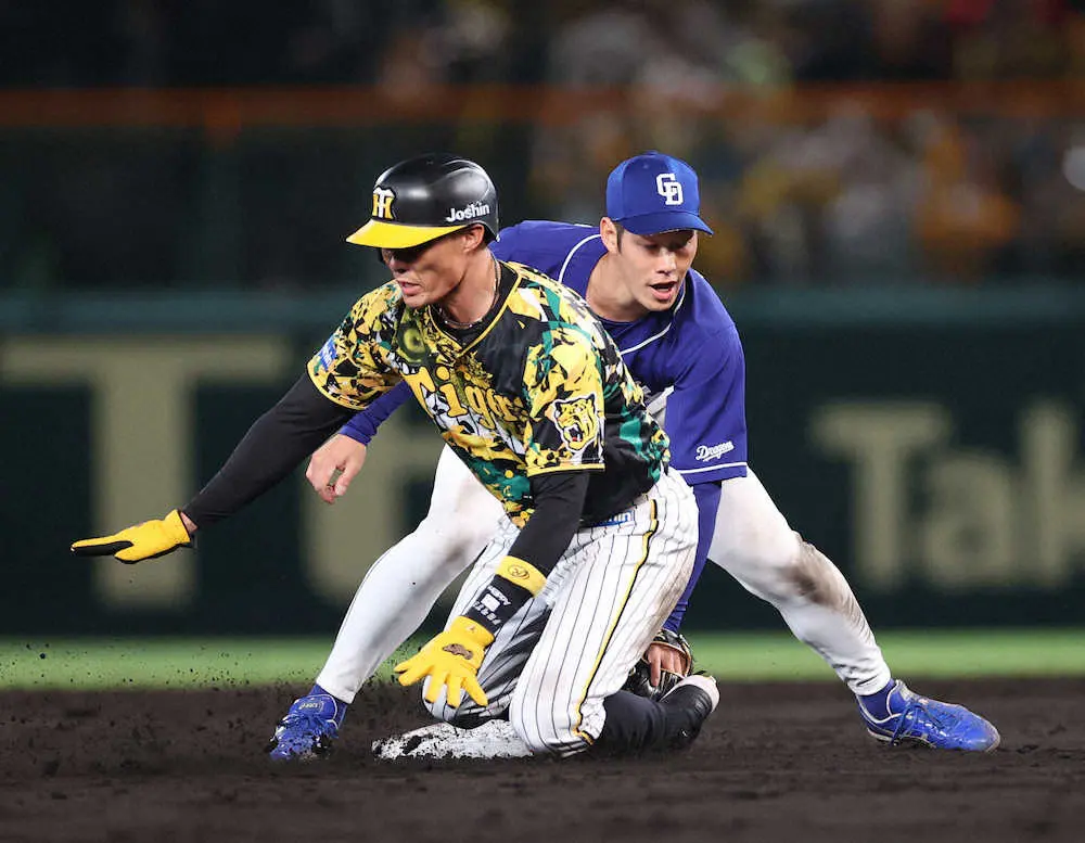 阪神　痛恨の三重殺…二塁走者の糸井は、アウトカウント間違いか?　帰塁できず、一瞬で逸機