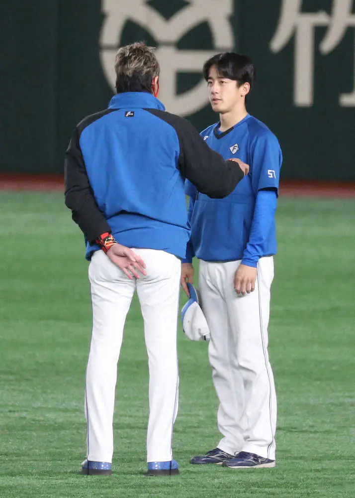 無人の一塁へけん制した日本ハム・北山「パニクりました」と謝罪　新庄監督は「前もっての準備」を説く