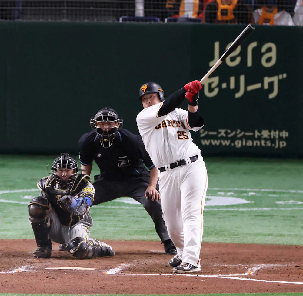 巨人・岡本和　4年ぶり、自己最多タイの4戦連発10号！「継続できるように頑張ります」