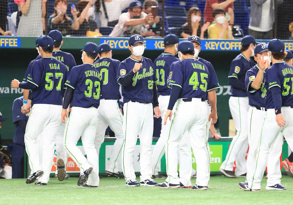 【画像・写真】ヤクルト・高津監督　今季初の単独首位浮上　「何とも思わないと言ったらアレですが」