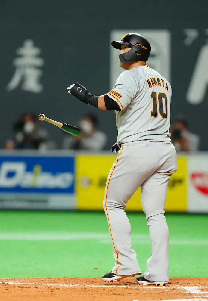 巨人・中田翔が日本ハムとの初対戦で初アーチ含む3打点　12球団本塁打達成　古巣ファンに感謝コメントも