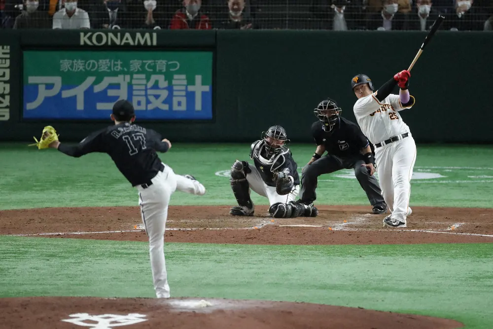3月18日のオープン戦の５回、巨人・岡本和に逆転満塁本塁打を打たれたロッテ・佐々木朗