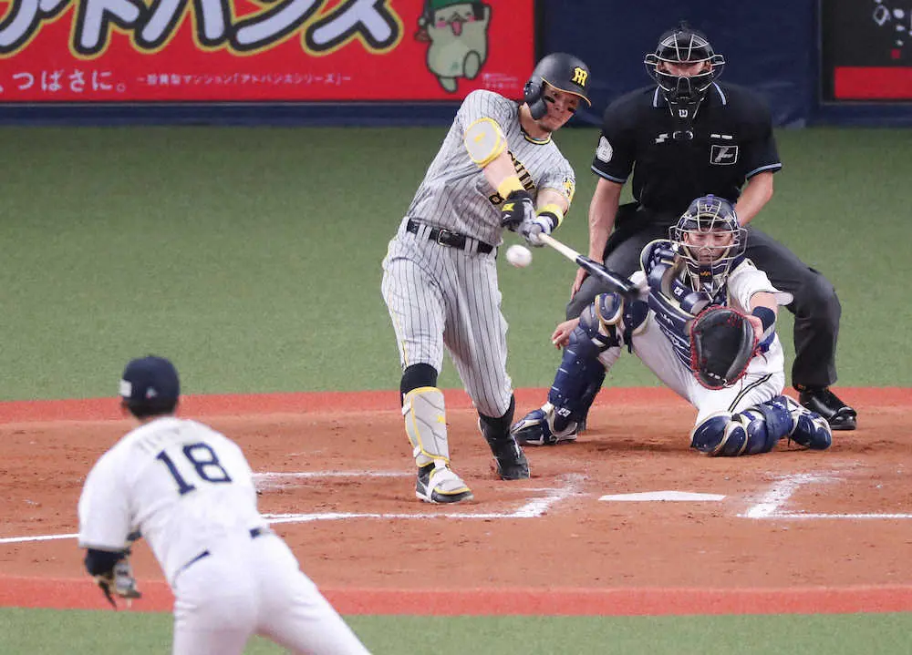 阪神・佐藤輝　公式戦初対決の由伸撃ち適時三塁打「何が何でも食らいついてやろうという気持ち」