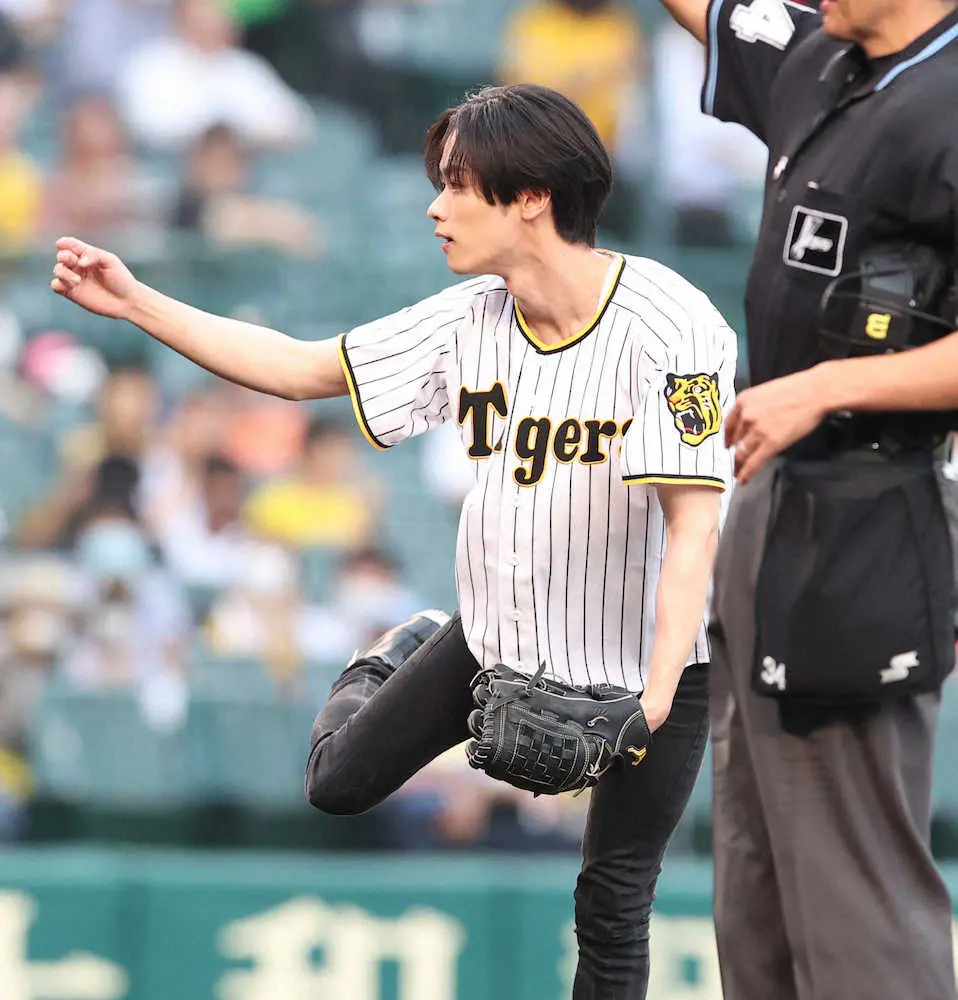虎党の歌手・川村壱馬　甲子園の阪神ー中日戦で始球式「コントロール“G”くらいでした」